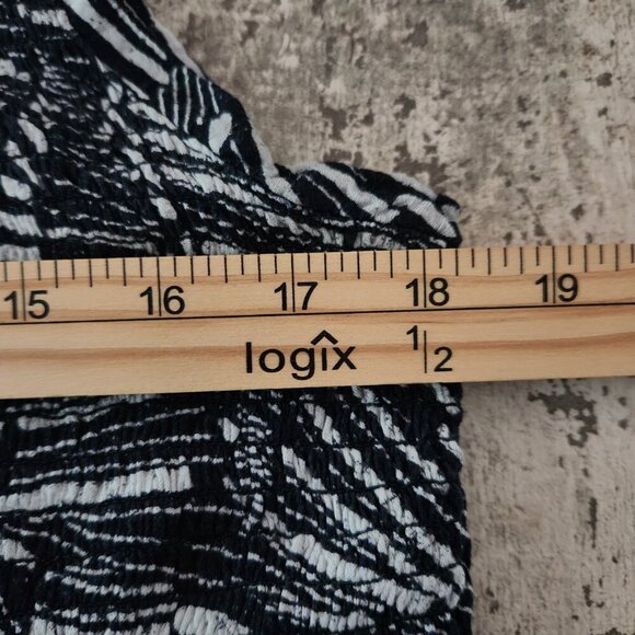 Anthropologie Navy Blue & White Smocked Bodice Tunic Top Sleeveless Sz Large - Picture 6 of 7